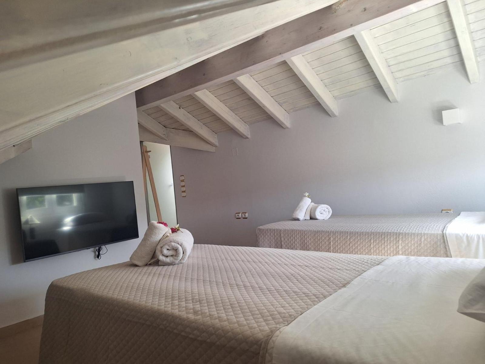 Vilă Luxury Breeze With Private Pools *
