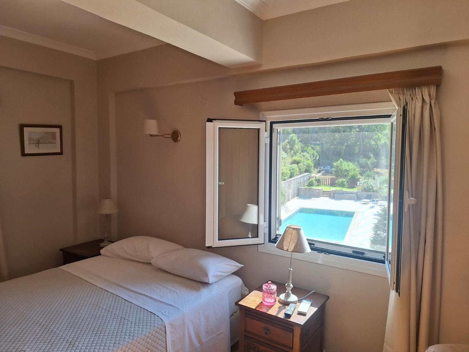 Luxury Breeze With Private Pools *