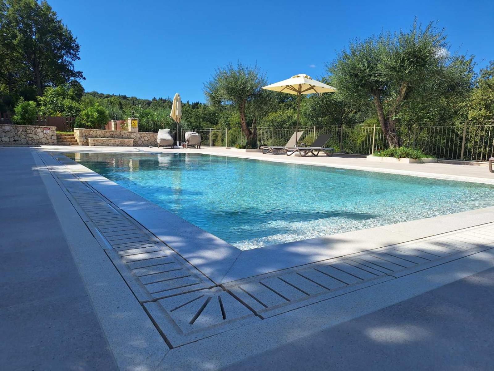 Luxury Breeze With Private Pools Vilă *