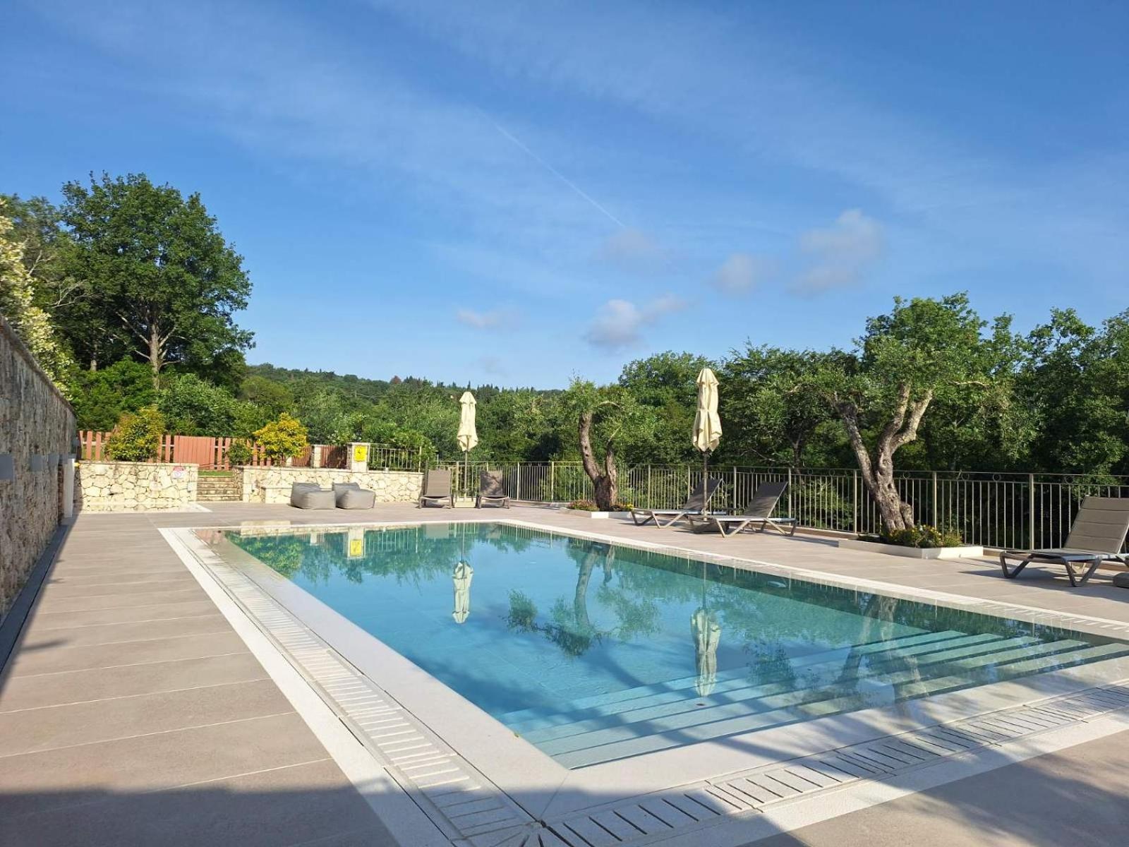 Luxury Breeze With Private Pools Vilă *